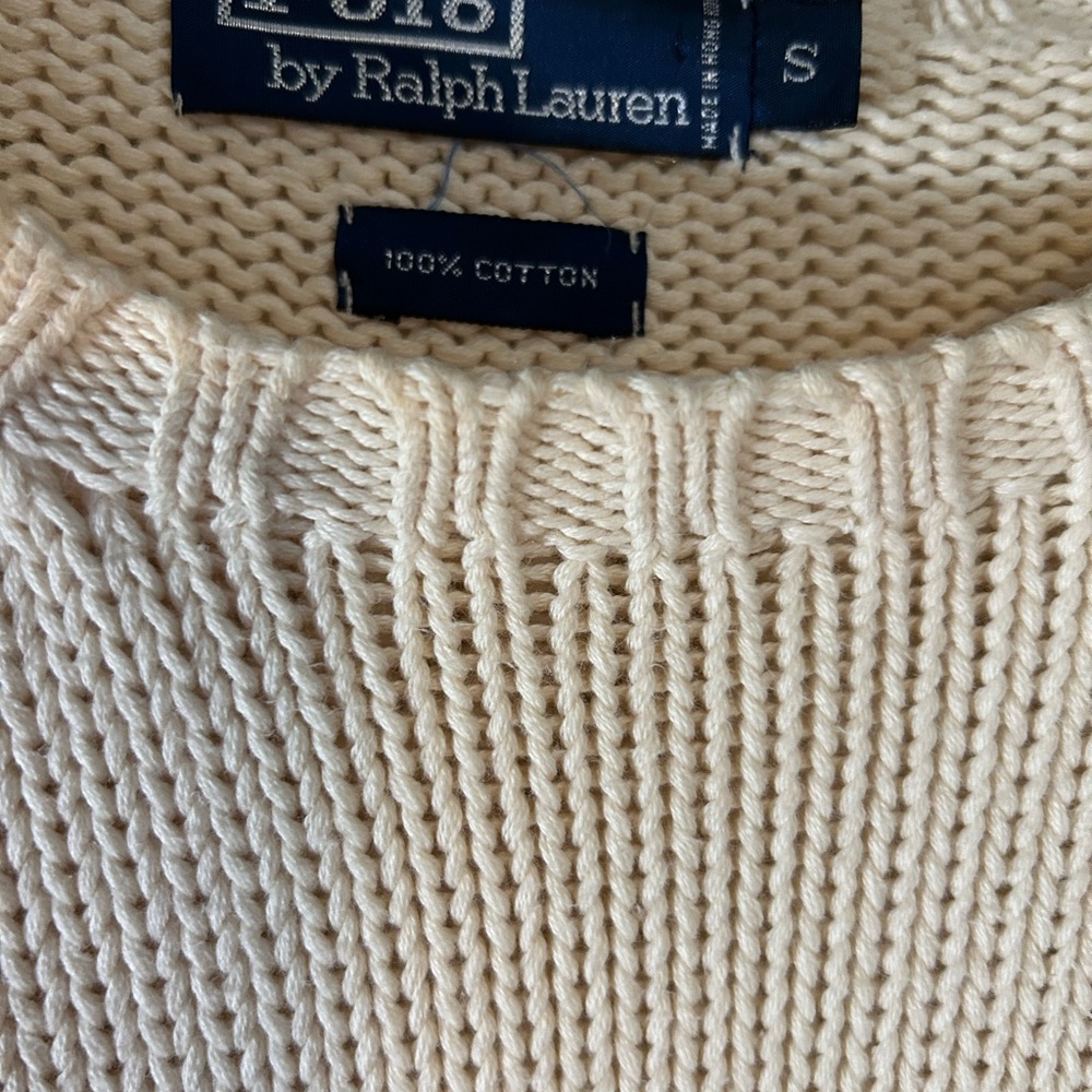 DEAL DEAL DEAL !!!!!!!!
Ralph Lauren Cream Sweater with American Flag Design - Picture 2 of 3